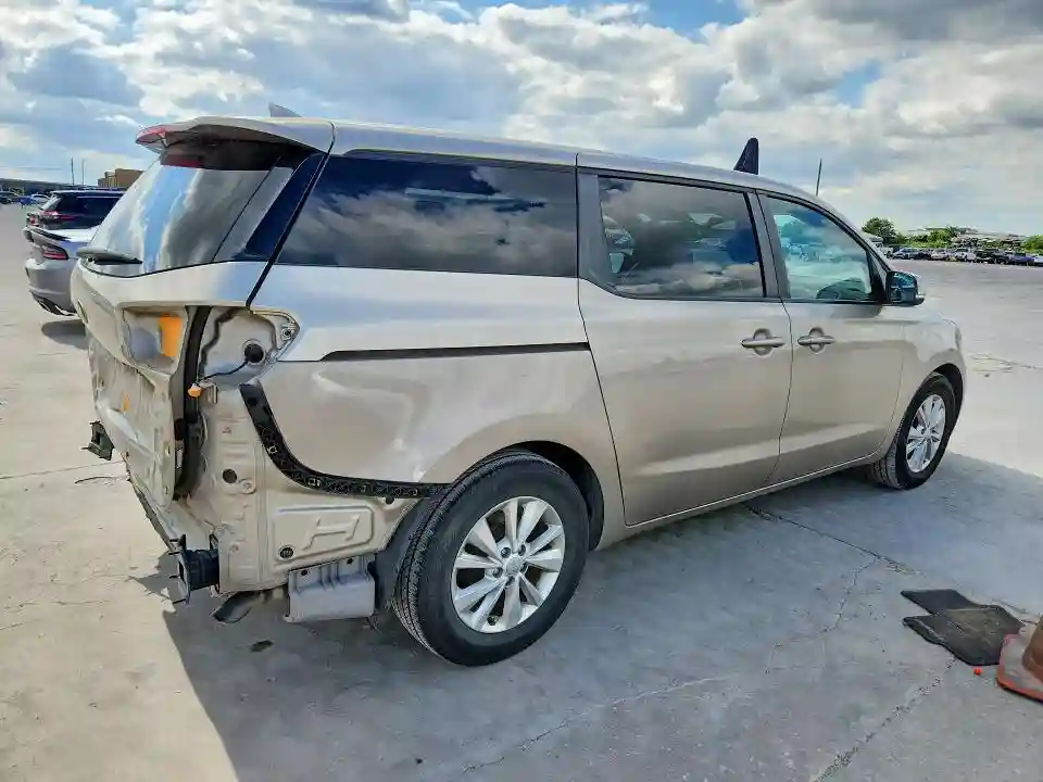 KNDMB5C19H6228388 2017 KIA SEDONA-2