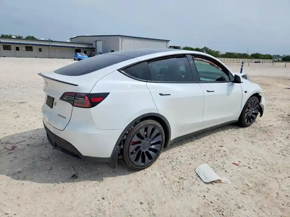 7SAYGDEF7SA339894 2025 TESLA MODEL Y-2