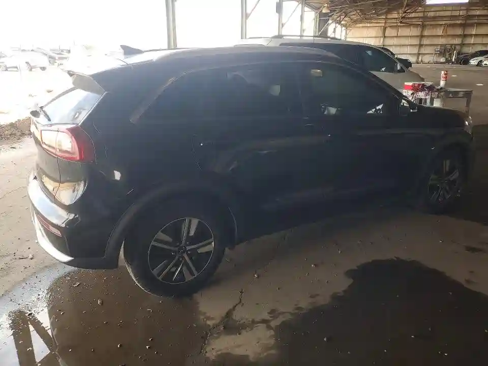 KNDCC3LC7J5143642 2018 KIA NIRO-2