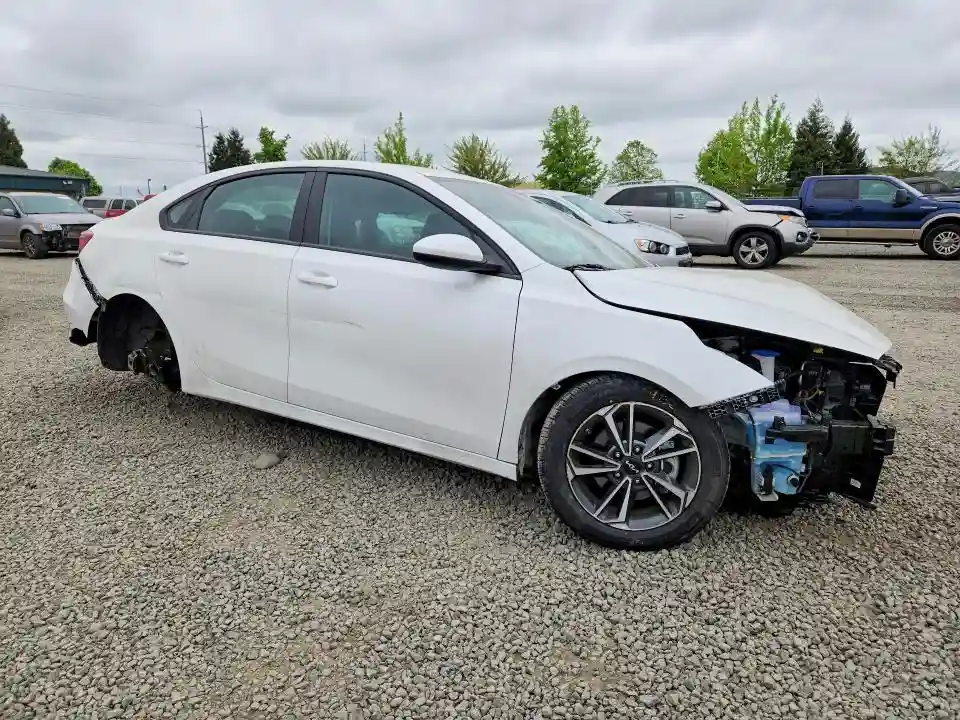 3KPF24AD8PE650872 2023 KIA FORTE LXS-3