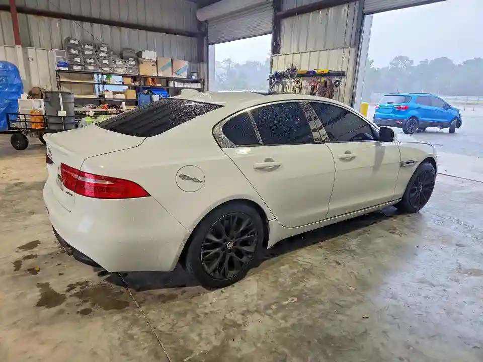 SAJAR4BG7HA978837 2017 JAGUAR XE-2