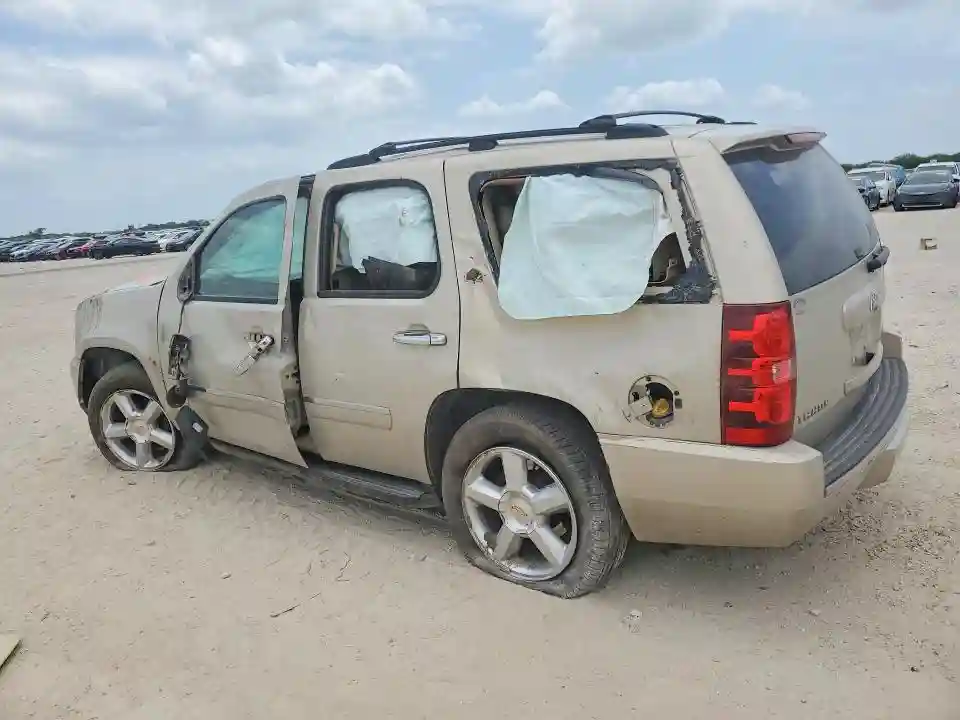 1GNSCCE06BR105366 2011 CHEVROLET TAHOE-1