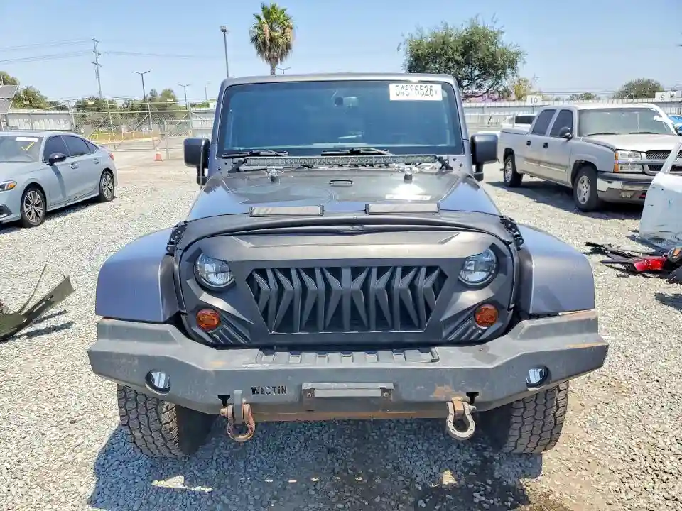 1C4BJWDG5JL851534 2018 JEEP WRANGLER-4