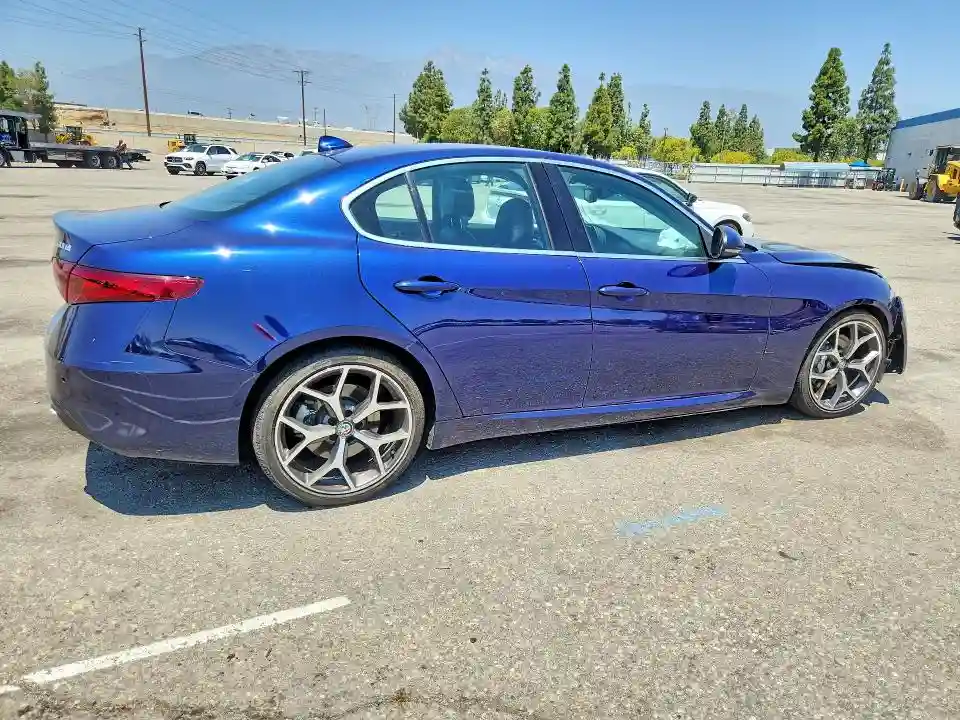 ZARFAMBNXK7604078 2019 ALFA ROMEO GIULIA-2