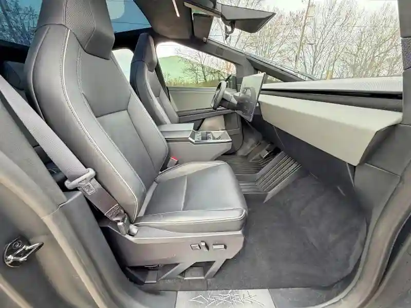 7G2CEHEE3RA048554 2024 TESLA CYBERTRUCK-4