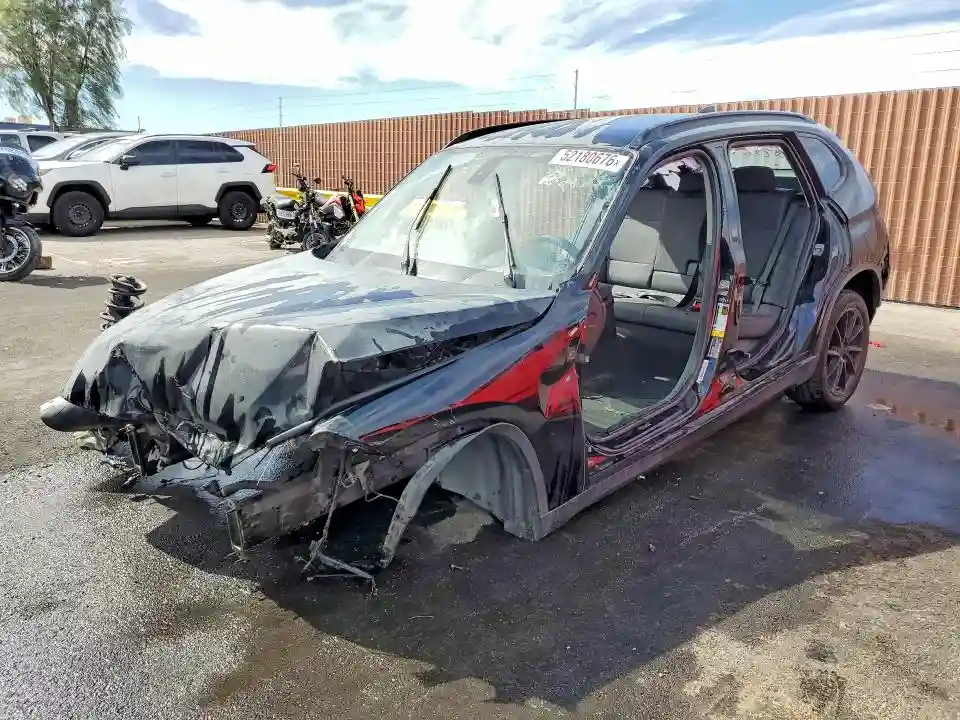 WBAVM1C5XFVW58778 2015 BMW X1-0