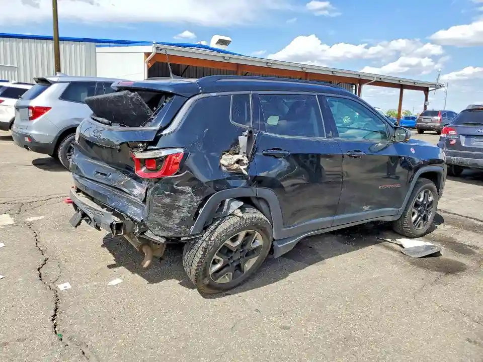 3C4NJDDB8HT635410 2017 JEEP COMPASS-2