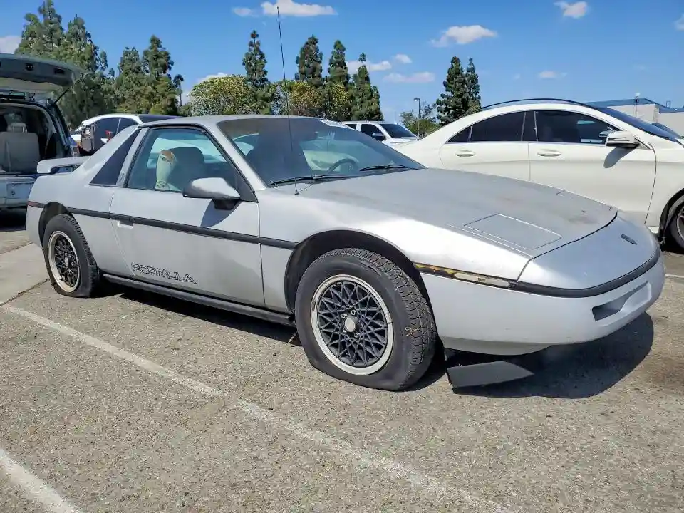 1G2PE1191JP209215 1988 PONTIAC FIERO-3