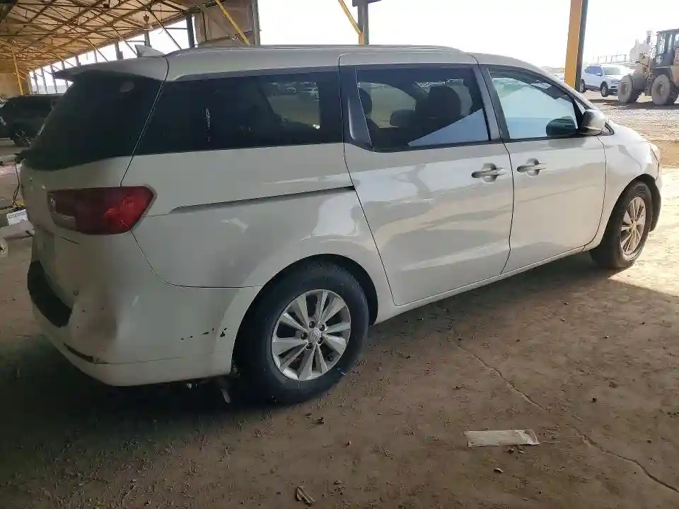 KNDMB5C12G6098677 2016 KIA SEDONA-2