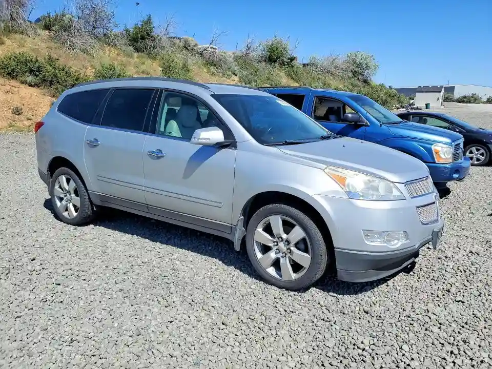 1GNLVHED6AJ218455 2010 CHEVROLET TRAVERSE-3
