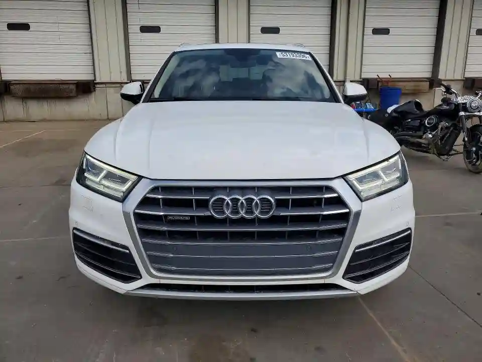 WA1BNAFY5J2001450 2018 AUDI Q5-4