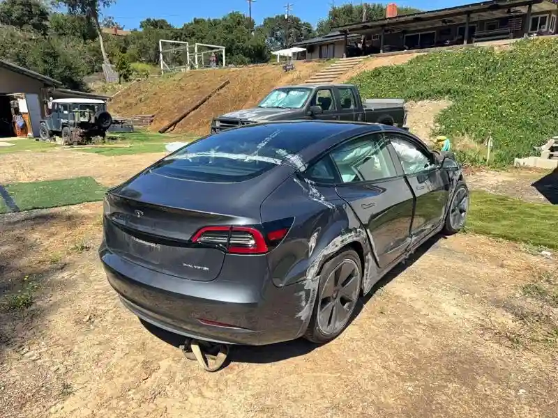 5YJ3E1EB3PF612526 2023 TESLA MODEL 3-3