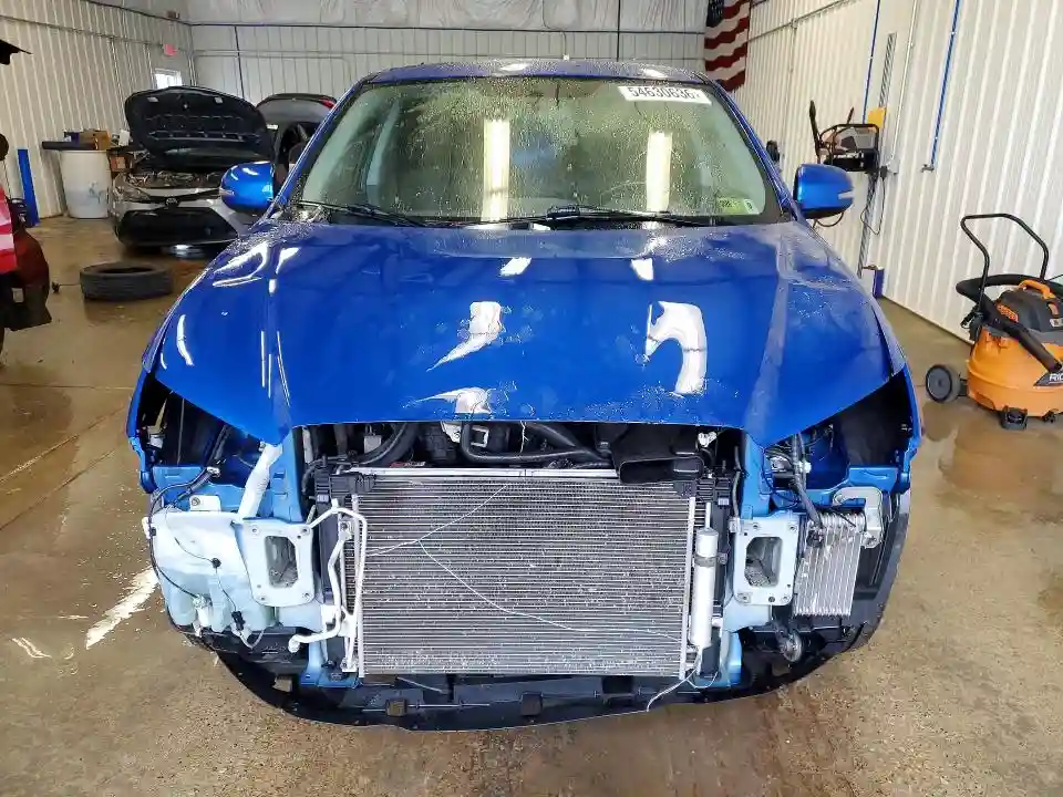 JA4AR3AU0HZ011885 2017 MITSUBISHI OUTLANDER-4