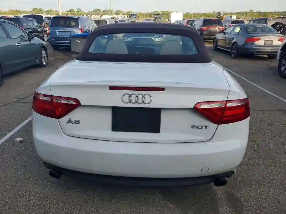 WAUAFAFH9BN017341 2011 AUDI A5-5