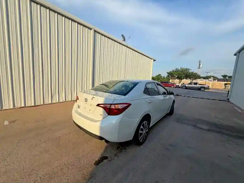 5YFBURHE1JP789395 2018 TOYOTA COROLLA-3