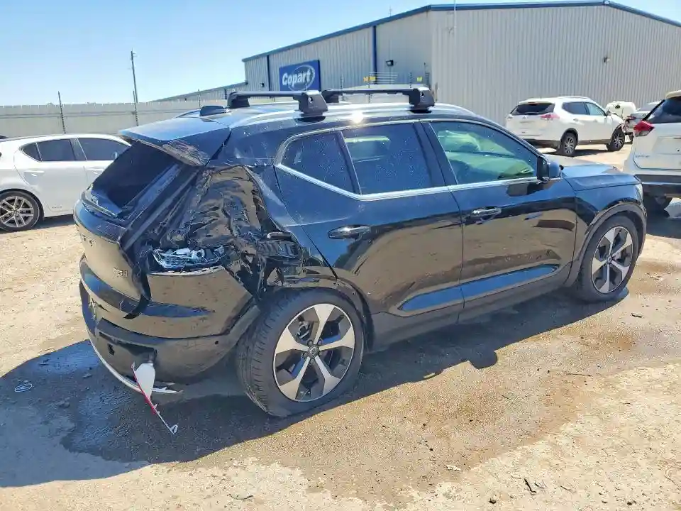 YV4L12UE8S2599164 2025 VOLVO XC40-2