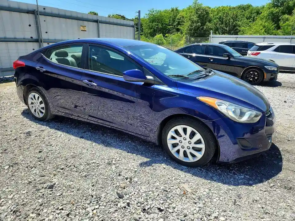 5NPDH4AE1DH185017 2013 HYUNDAI ELANTRA-3