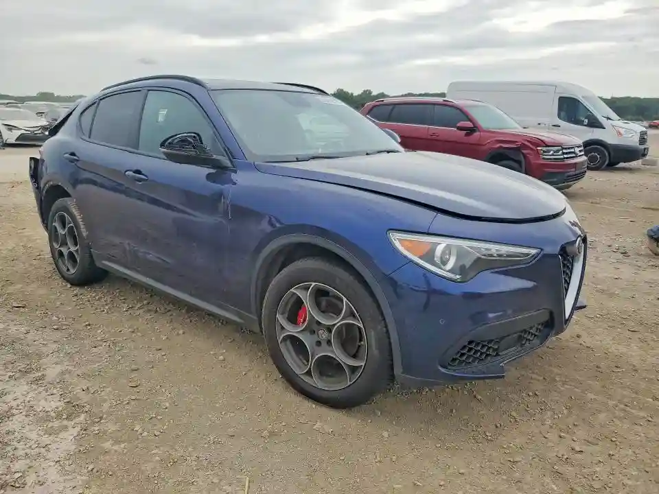 ZASFAKNN4J7B78596 2018 ALFA ROMEO STELVIO-3