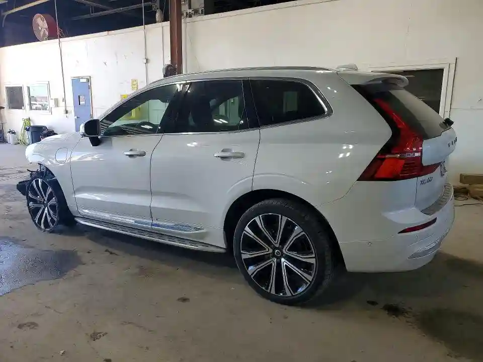 YV4H60DA4P1301375 2023 VOLVO XC60-1