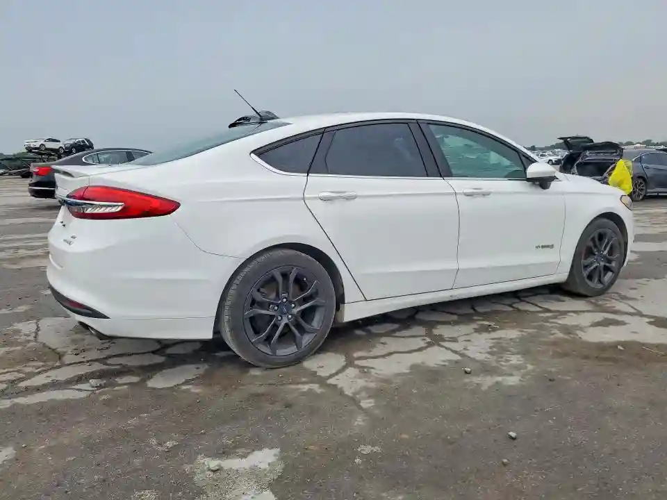 3FA6P0LU8JR132239 2018 FORD FUSION-2