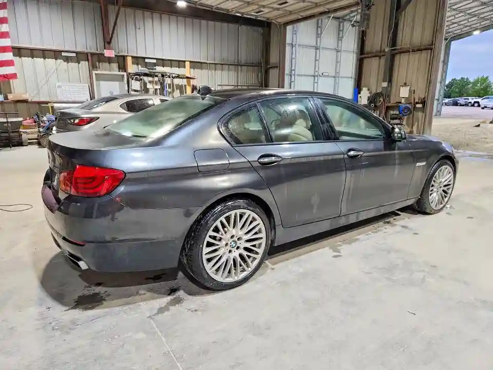 WBAFR9C58BC270071 2011 BMW 5 SERIES-2