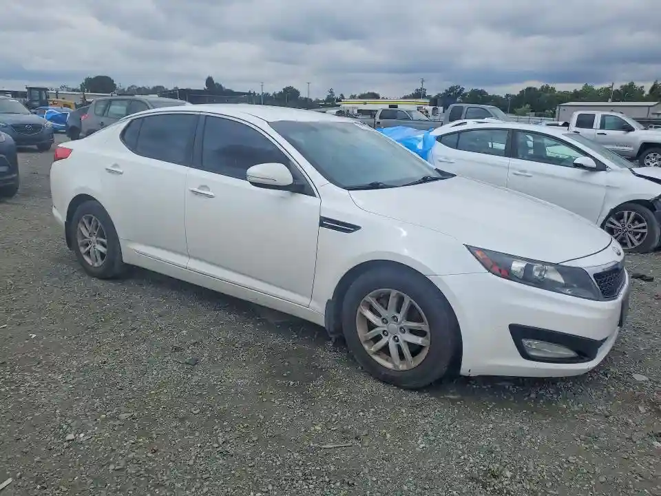 KNAGM4A79D5334233 2013 KIA OPTIMA-3