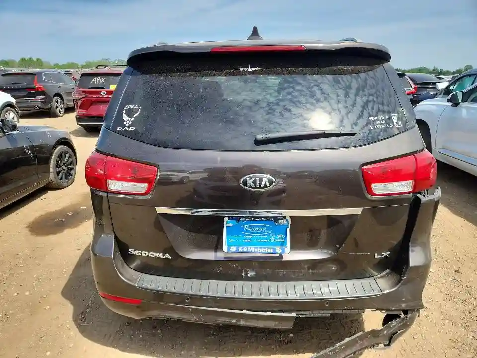 KNDMB5C12J6378834 2018 KIA SEDONA-5