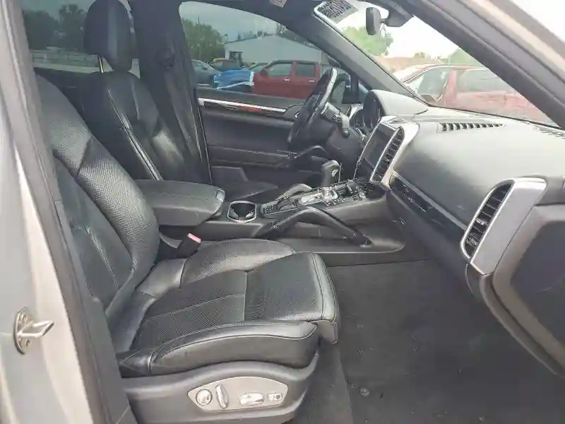 WP1AA2A29BLA05758 2011 PORSCHE CAYENNE-4