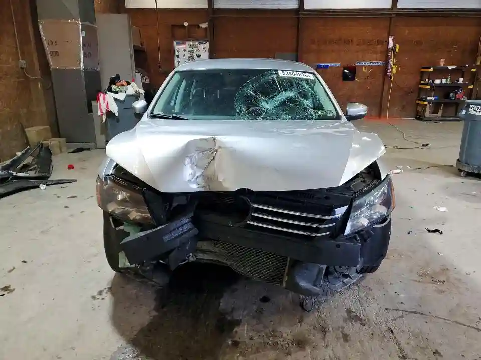 1VWAT7A33EC119208 2014 VOLKSWAGEN PASSAT-4