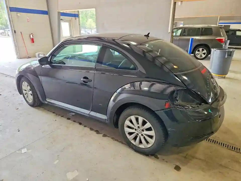 3VWF17ATXGM610517 2016 VOLKSWAGEN BEETLE-1