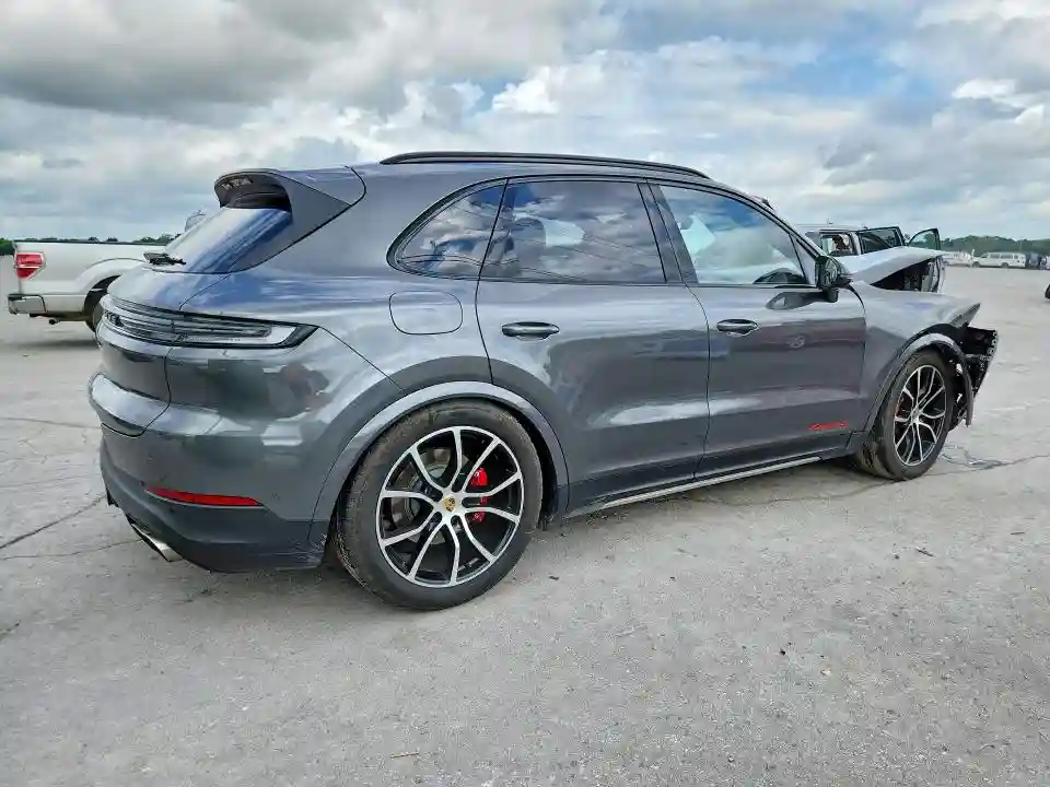 WP1AL2AY4RDA34927 2024 PORSCHE CAYENNE-2