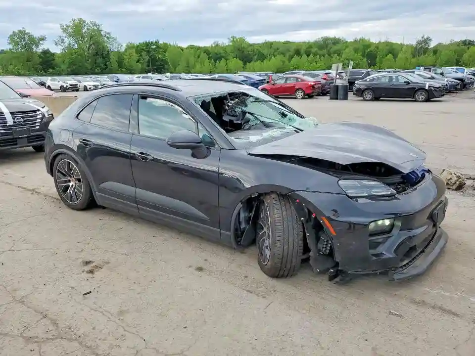 WP1AB2XA9SL153661 2025 PORSCHE MACAN 4S-3