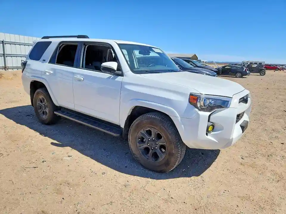 JTEMU5JR0R6241403 2024 TOYOTA 4RUNNER-3