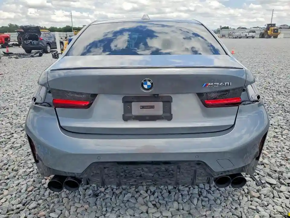 3MW49FS07R8E07126 2024 BMW M3-5