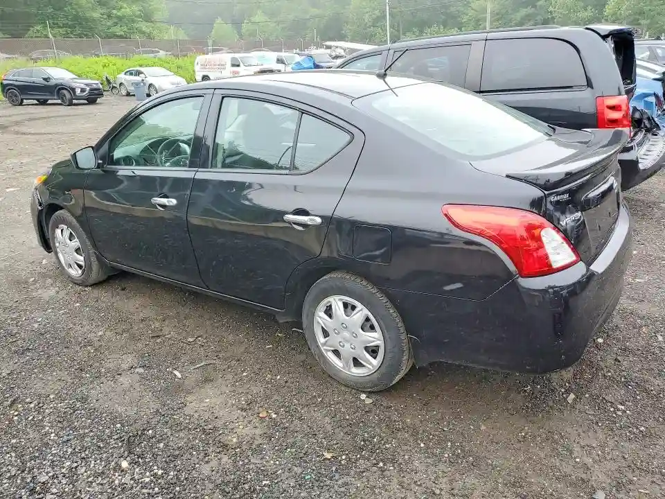 3N1CN7AP3JL882808 2018 NISSAN VERSA-1