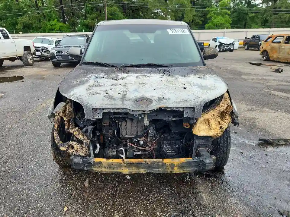 KNDJN2A22G7353617 2016 KIA SOUL BASE-4