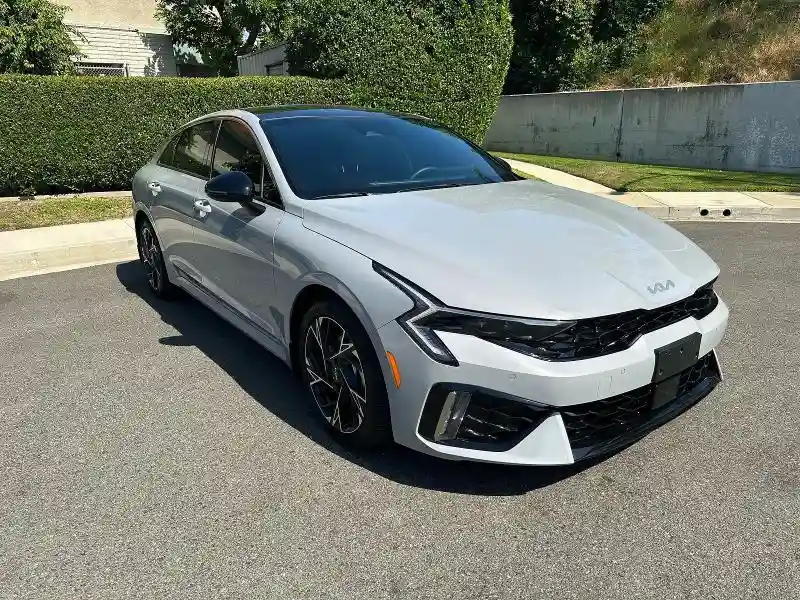 KNAG64J73S5326457 2025 KIA K5-0