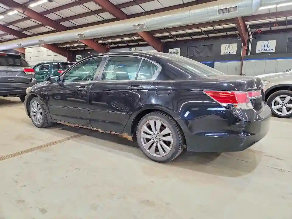 1HGCP2F80BA157771 2011 HONDA ACCORD-1