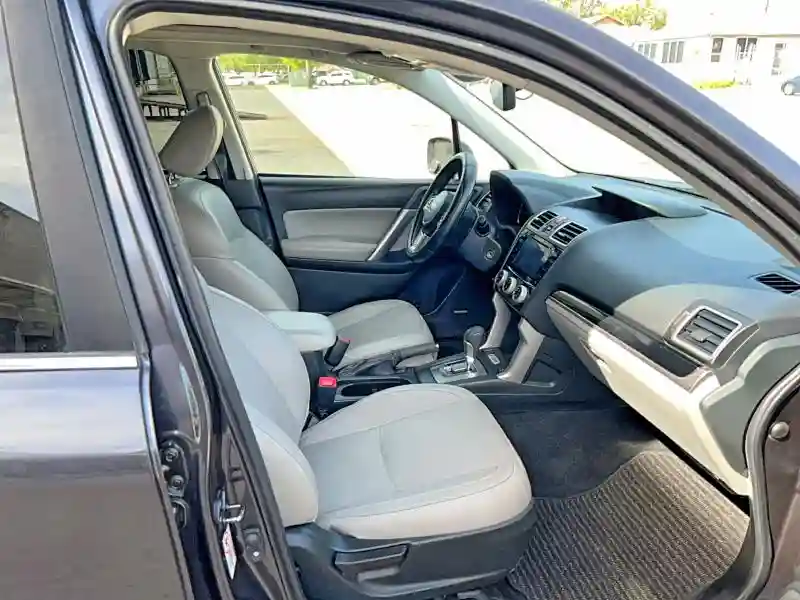 JF2SJARC8JH596519 2018 SUBARU FORESTER-4