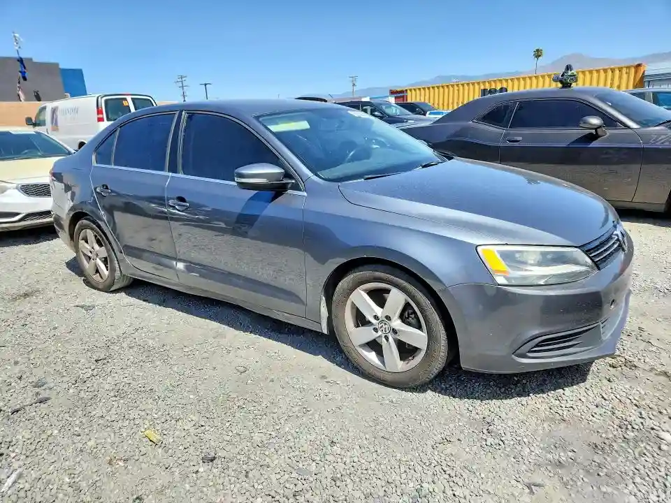 3VWLL7AJXEM374363 2014 VOLKSWAGEN JETTA-3