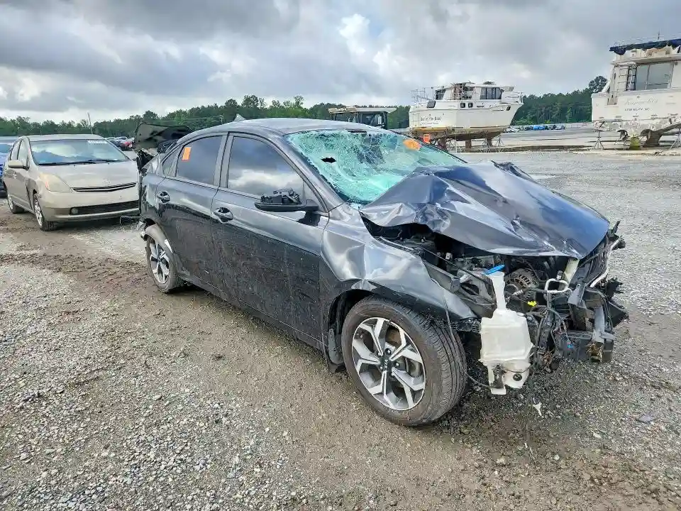 3KPF24AD3ME333223 2021 KIA FORTE LXS-3