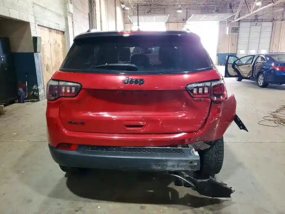 3C4NJDBB3JT394283 2018 JEEP COMPASS-5