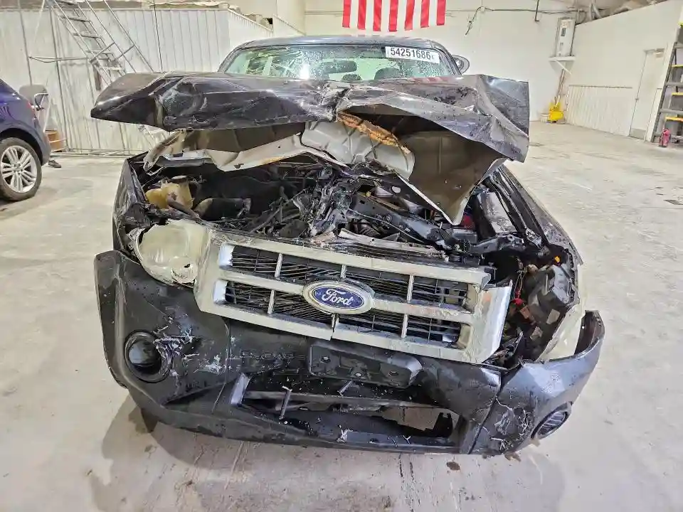 1FMCU0C75AKD23505 2010 FORD ESCAPE XLS-4