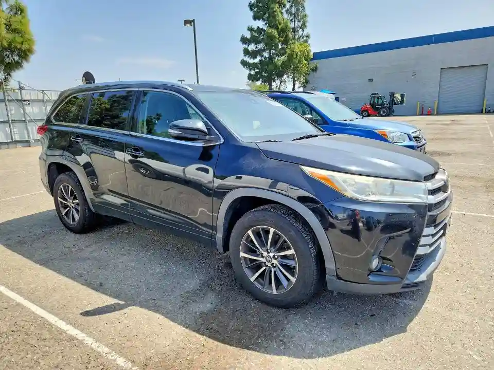 5TDKZRFH1HS525769 2017 TOYOTA HIGHLANDER-3