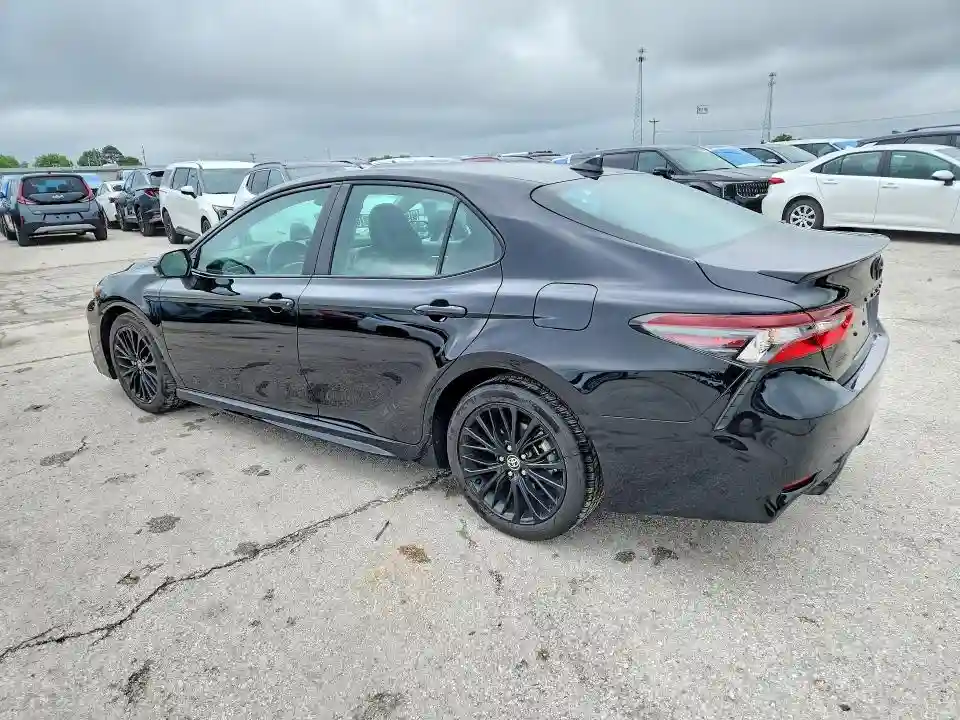 4T1G11BK0NU066639 2022 TOYOTA CAMRY-1