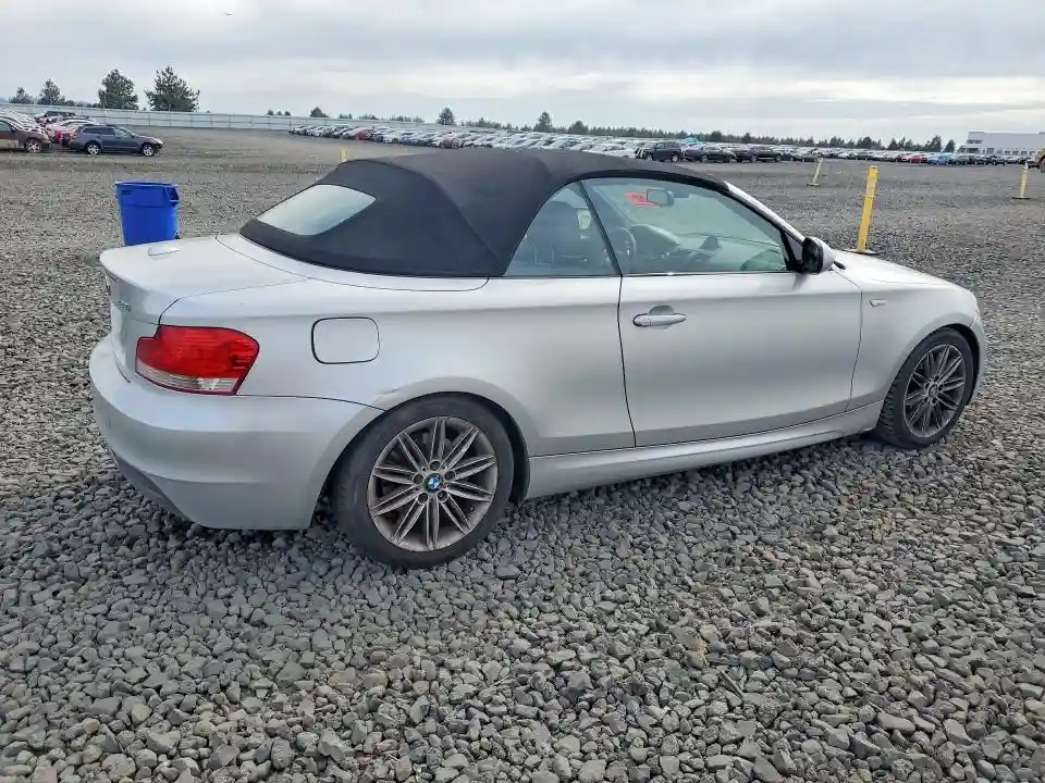 WBAUN1C54AVH82095 2010 BMW 1 SERIES-2