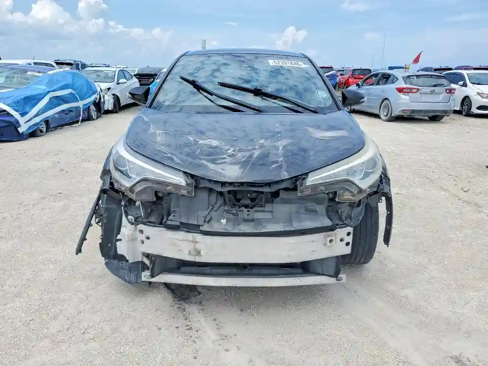 NMTKHMBX6JR020124 2018 TOYOTA C-HR-4