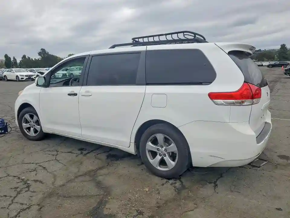5TDKA3DC2CS015385 2012 TOYOTA SIENNA-1