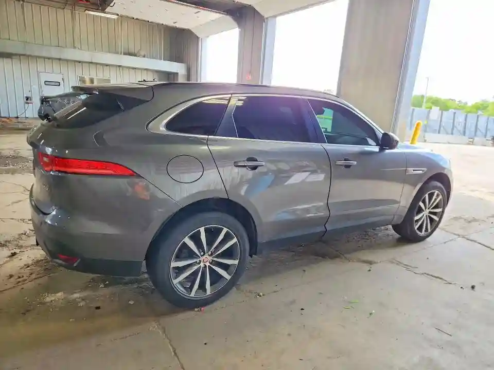 SADCK2FN0JA293288 2018 JAGUAR F-PACE-2