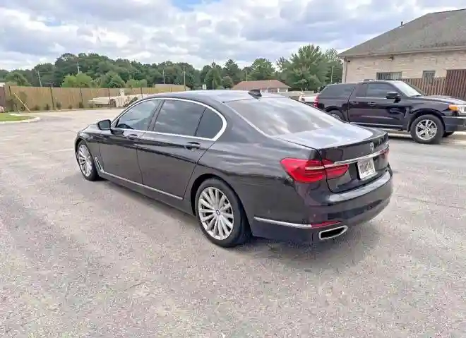 WBA7E2C52GG503997 2016 BMW 7 SERIES-2